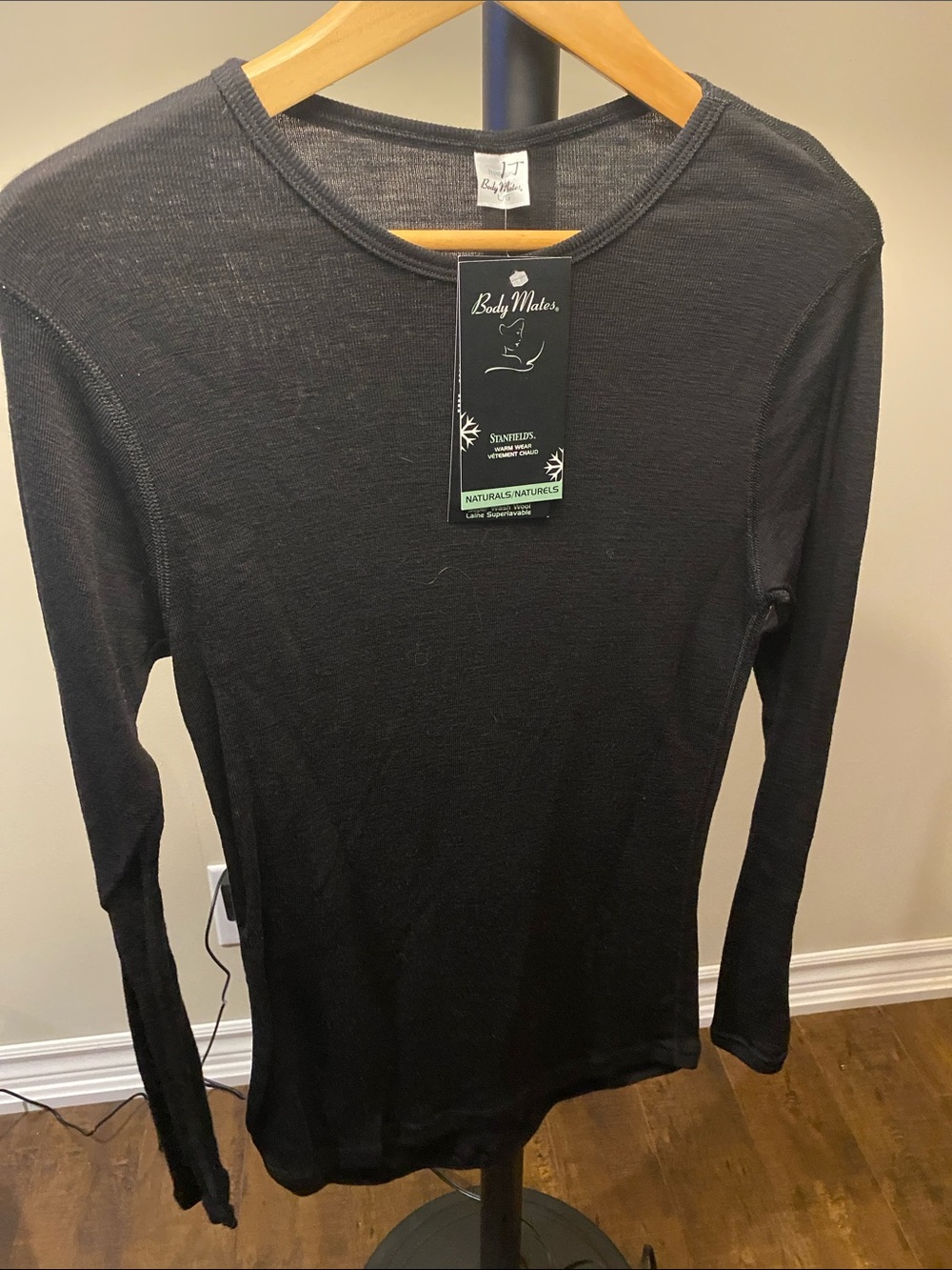 Women's Black Long-Sleeve Base Layer Top